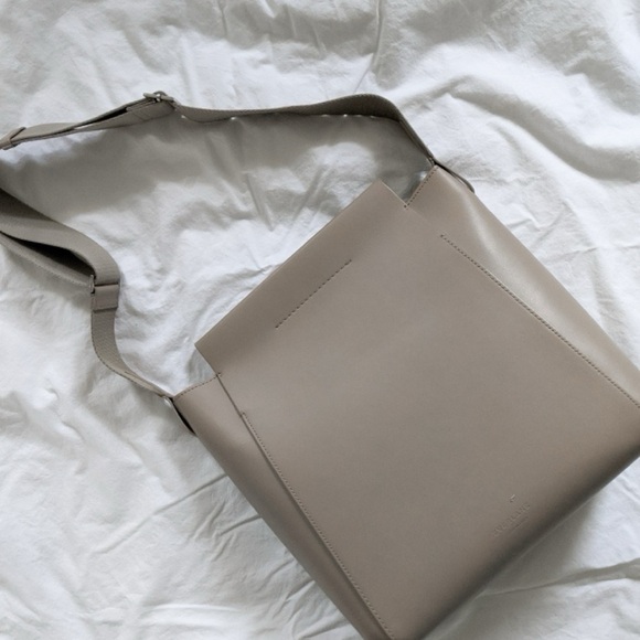Everlane Handbags - Everlane Form bag | Italy Made